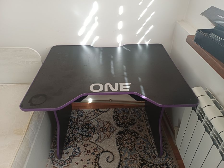 Игровой.    стол