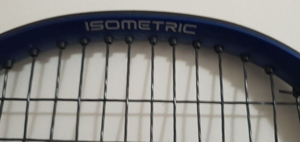 Vând yonex ezone tour  ( 315 gr.), grip nr.2