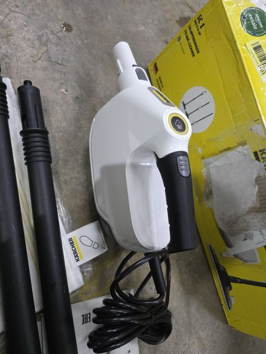 Aparat de curatat cu abur 1200 W presiune 3 bar incalzire 3 minute Karcher SC 1 EasyFix cu set pardoseli