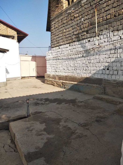 Uy sotiladi Nurafshon Markazida