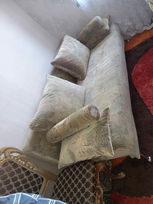 Продам  диван в отличном состояний