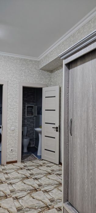 5 каватли домнинг 3 каватида 2 хонали квартира ижарага берилади