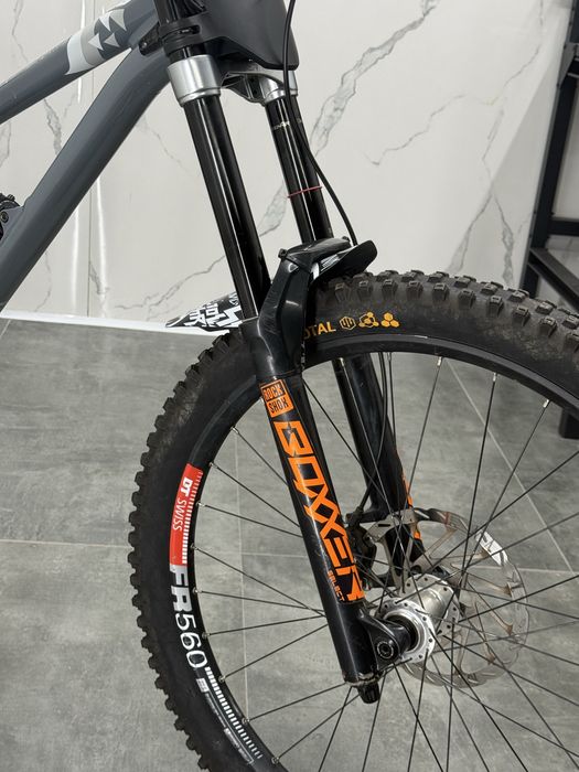 Колело за спускане Commencal FRS Furious DH 2023 M 27.5