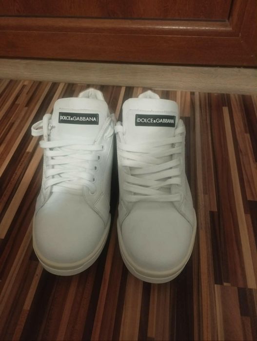 Vand urgent adidasi de calitate