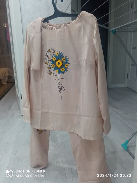 Продам женские костюмы, новые