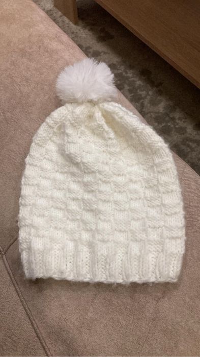 Шапки ръчно плетени