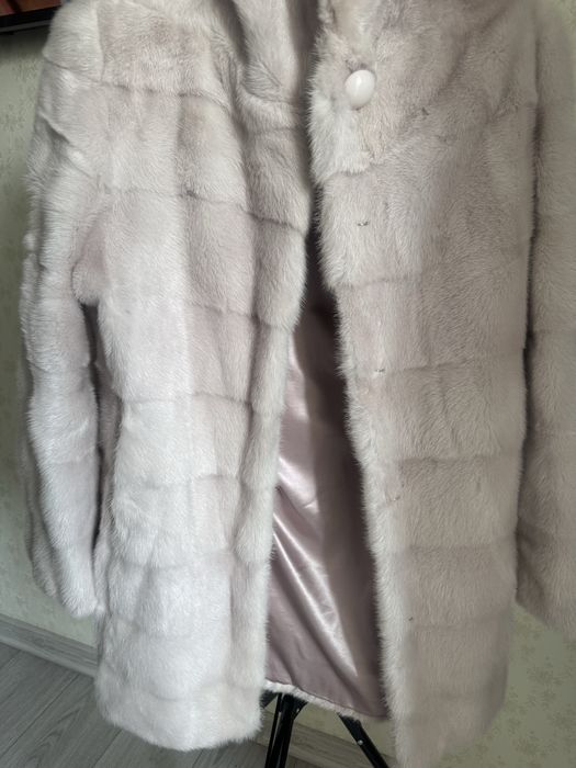 Продам пудро-розовую шубу