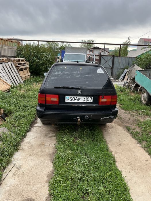 Салам всем продаю пассат В4 универсал 96 года машина