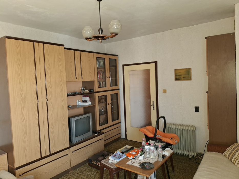 Продава се Тристаен апартамент в Търговище, Запад 2 - 77 кв.м за 1060 €/кв.м - Снимка #3
