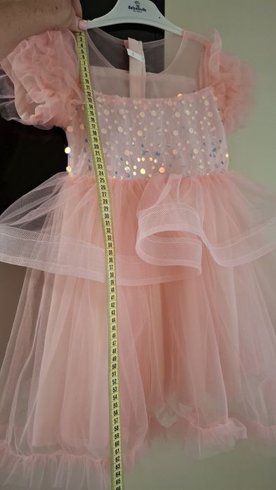 Нарядные платья для девочек 4-6лет