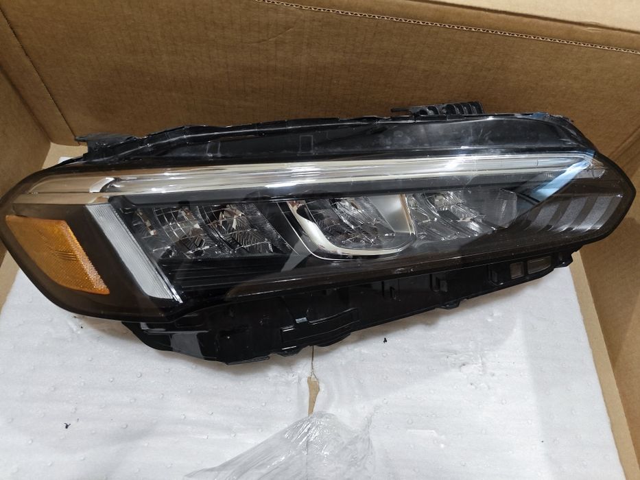 Десен OEM фар за Хонда Honda Civic 11 gen. 2022-2024