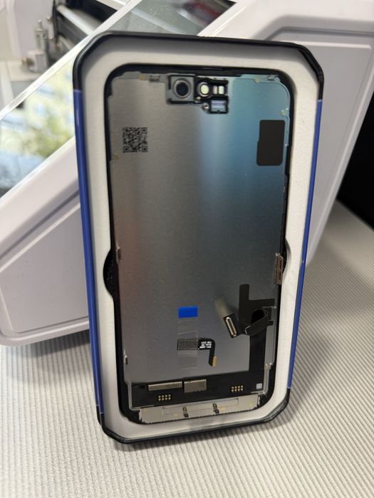 Oled дисплей за Iphone 15