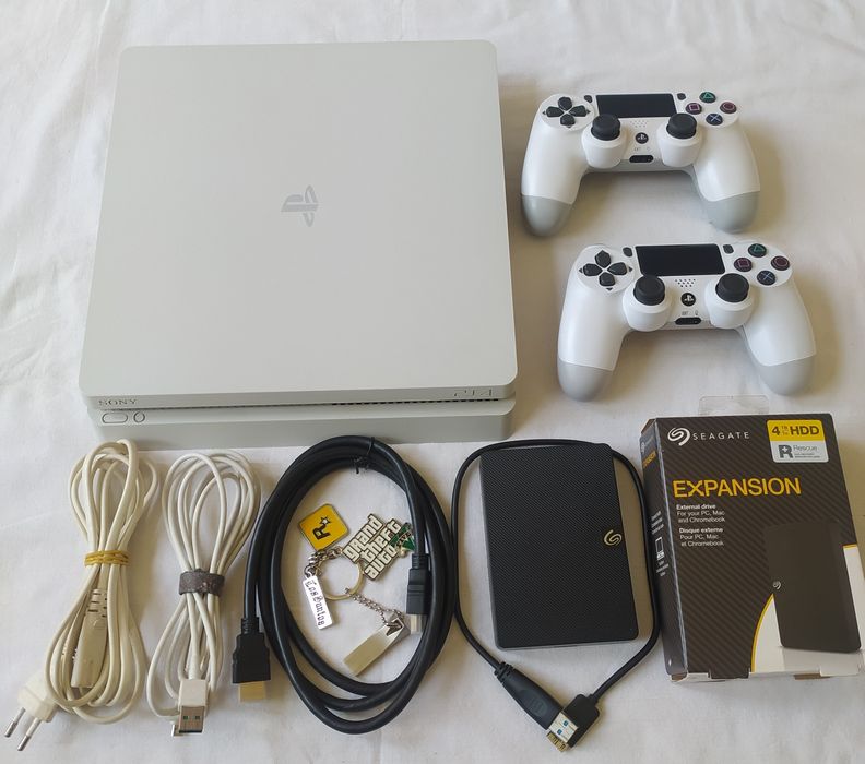 Playstation 4 slim proshivka 9.0 5TB 200 ga yaqin hit oyinlari bor