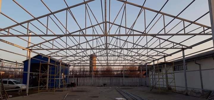 Vand hala 11X24.5 complete pentru alte dimensiuni sunați