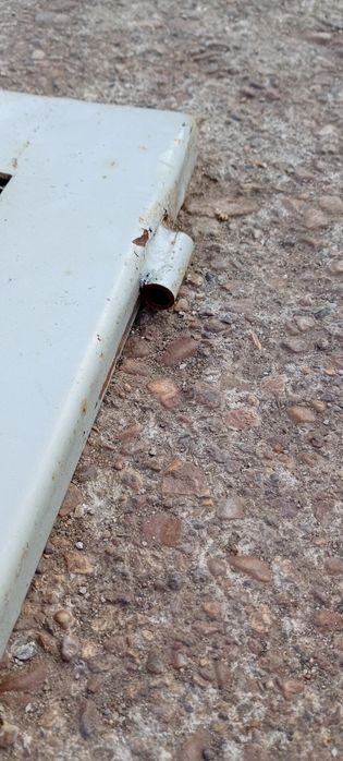 Ușă ( panou )metalică cu plasă (tablă)