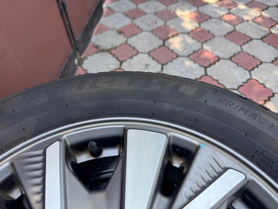Продам комплект колес Michelin Primacy 4