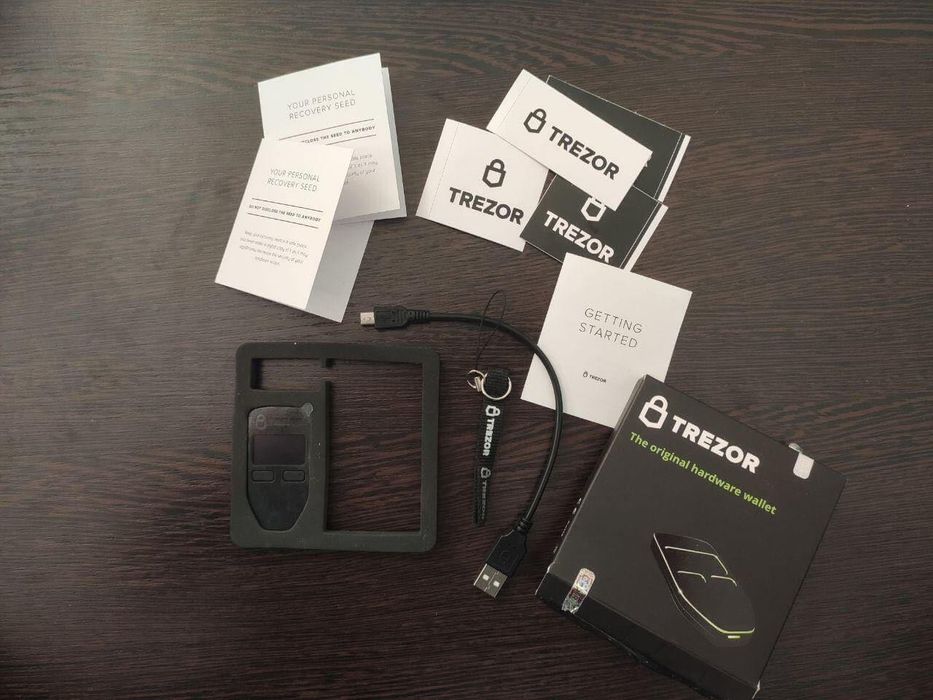 Кошелек для криптовалюты Trezor