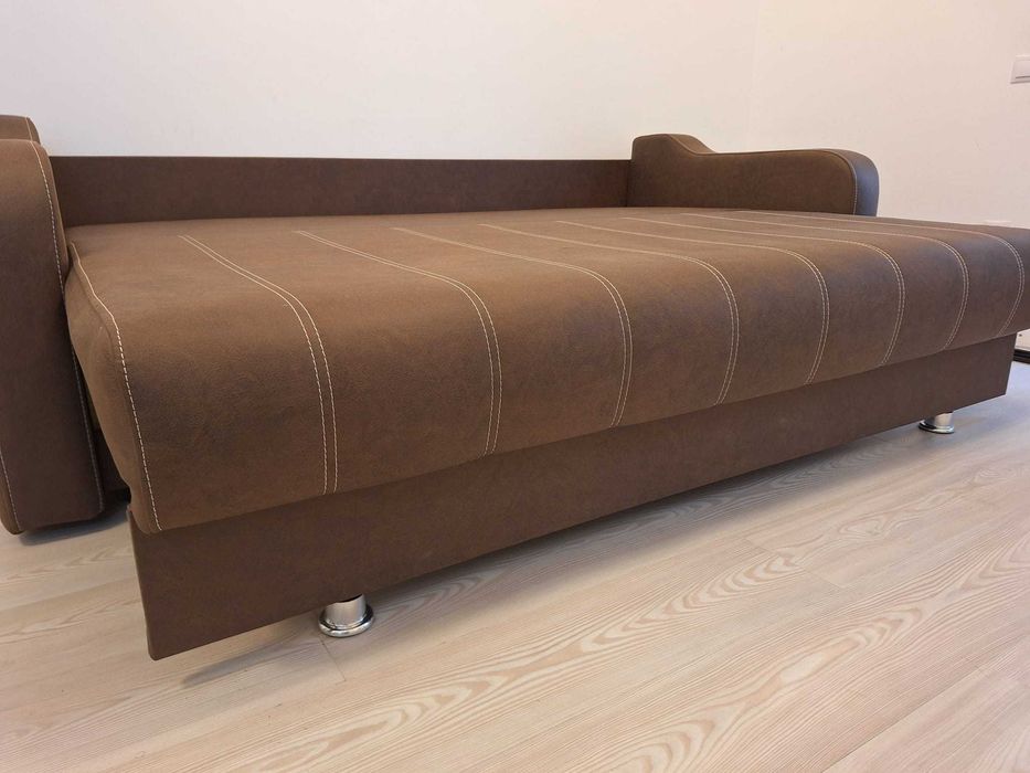 Canapea Extensibilă 3 Locuri cu Ladă – Maro – stare excelentă