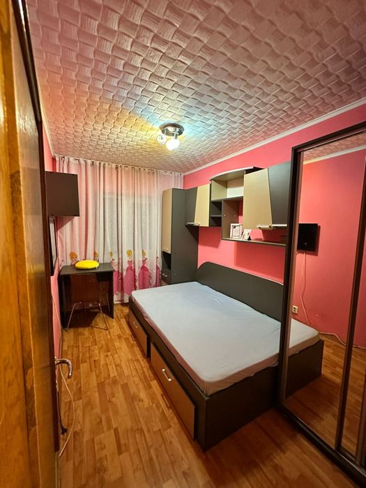 Vând apartament 3 camere zona HCC