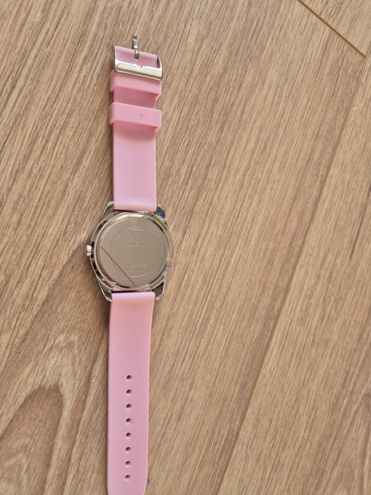 Часовник Guess силиконова каишка