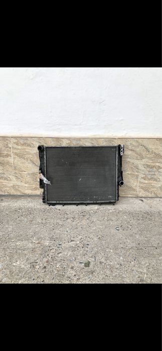 Е46 бмв радиатор основной.