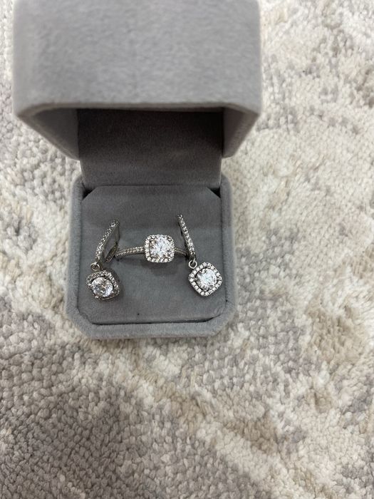 Күміс набор муссанитпен