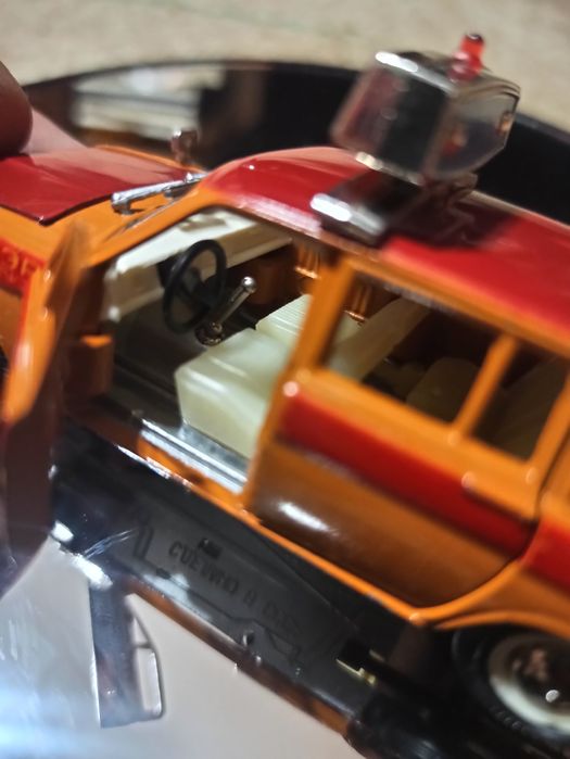 Модель Волга газ 2402 Аэрофлот 1/43