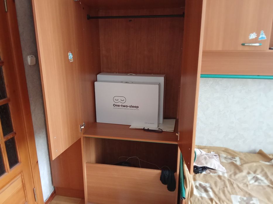 Шкафы кровать и компьютерный стол