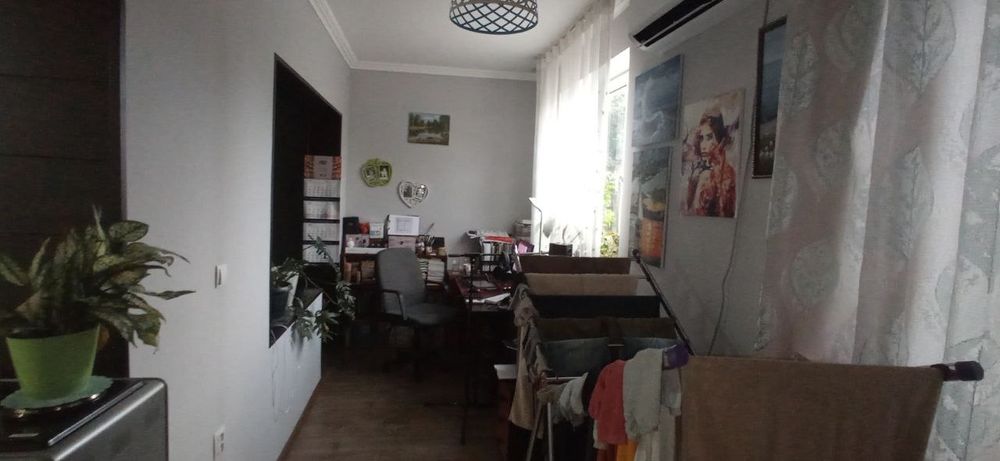 Продается 3 квартира комнатная.  Чиланзар 24. Срочно. Всё раздельно