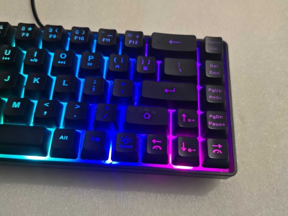 Tastatură Gaming White Shark Ronin GK-2201, Mecanică, Iluminare RGB, Layout 60%