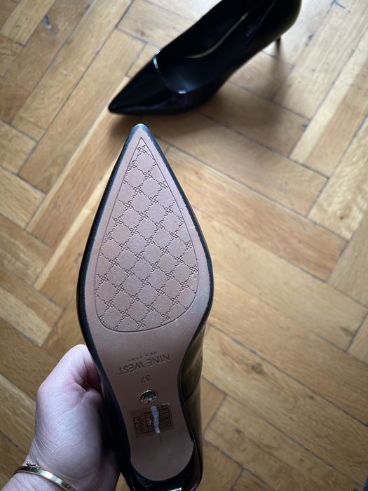 Обувки Nine West