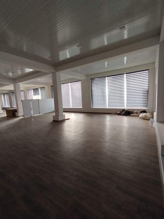 Uch Qaxramonda 300 m² Universal bino – Masjid va Maktab yoni