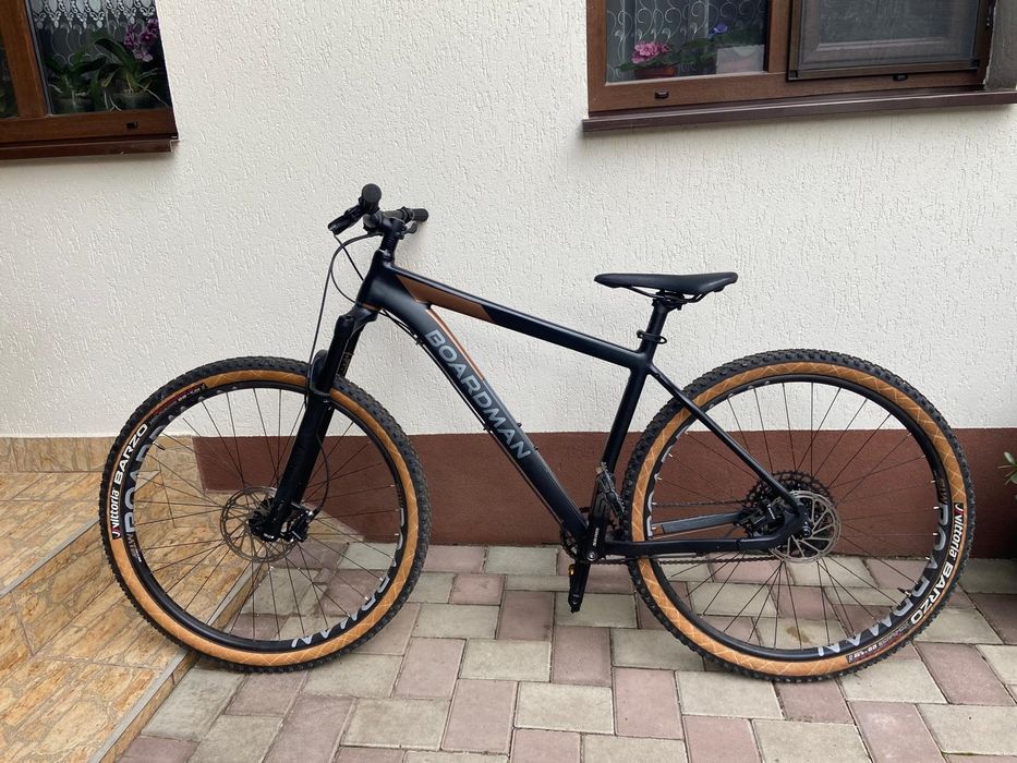 Vând Bicicleta Boardman MHT 8.9