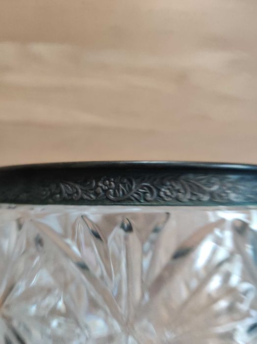 Хрустальная ваза, ведерко для льда.