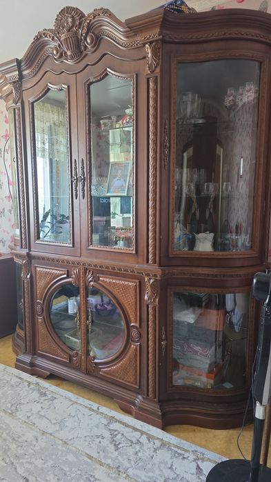 Продаем шкаф для посуды