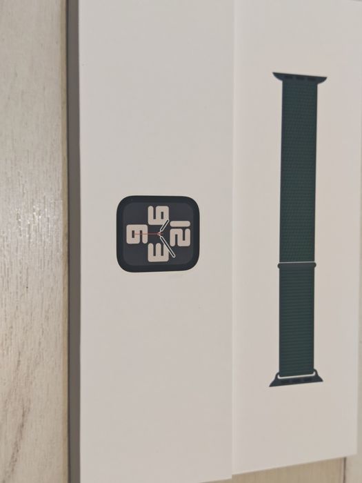 Чисто нов Apple Watch SE 2 Gen 2 44mm 12 м гаранция