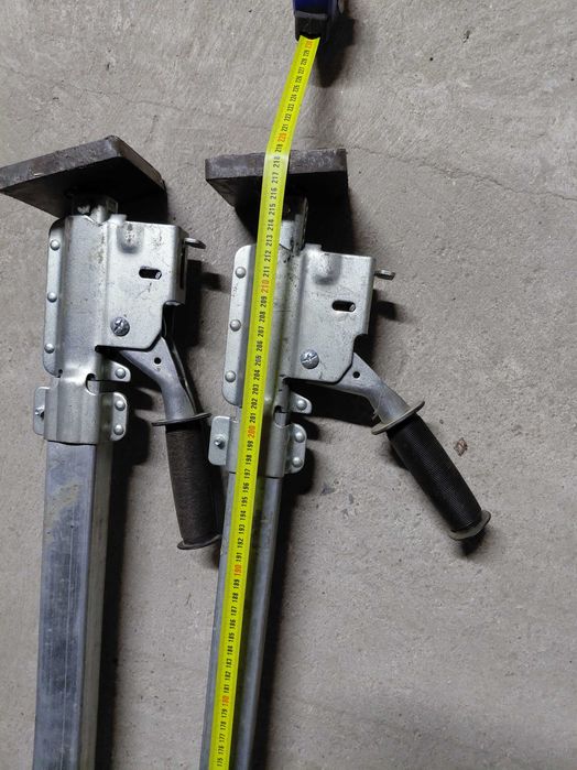 Stâlpi de protecție împotriva răsturnării mărfurilor