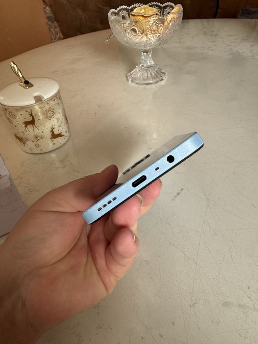 Продам сотовый телефон Realme