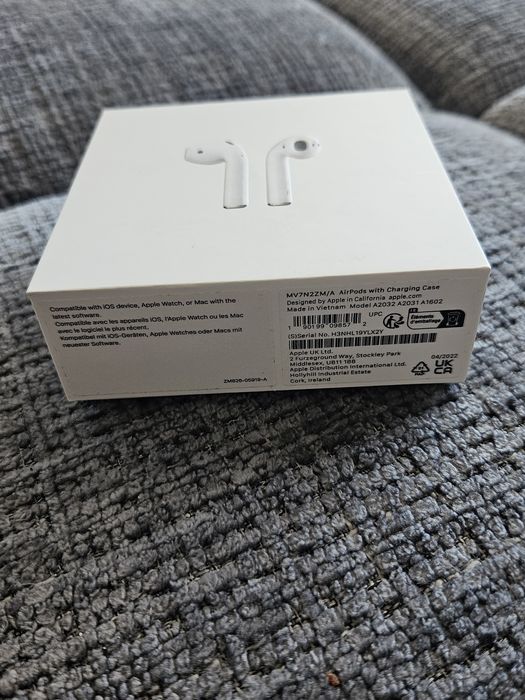 Предлагам слушалки AirPods (2 generation)