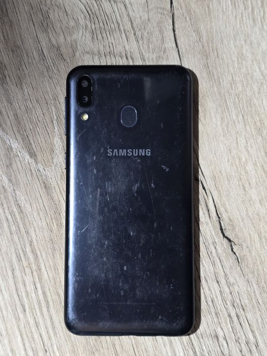 Samsung M20, состояние среднее