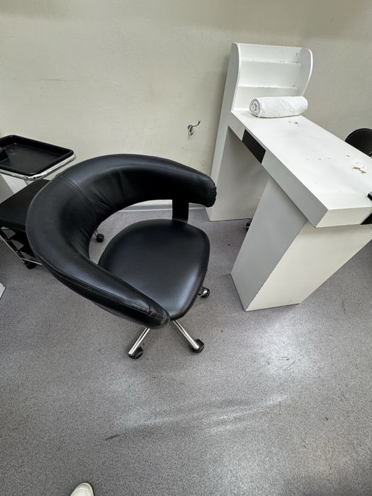 Кресло маникюрная