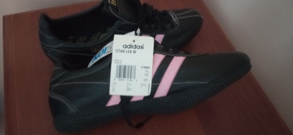 Кроссовки adidas