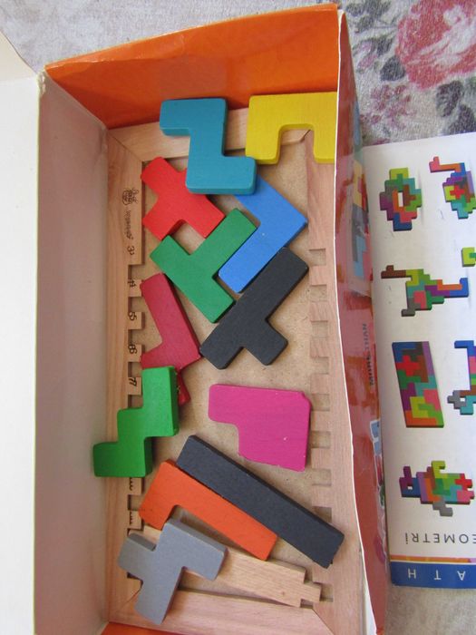 Дървена масичка за чай и дървена игра