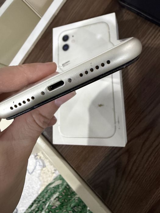 Продаю Apple 11, 64 GB