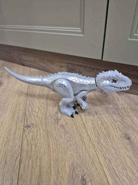 Продаю Лего Jurassic World