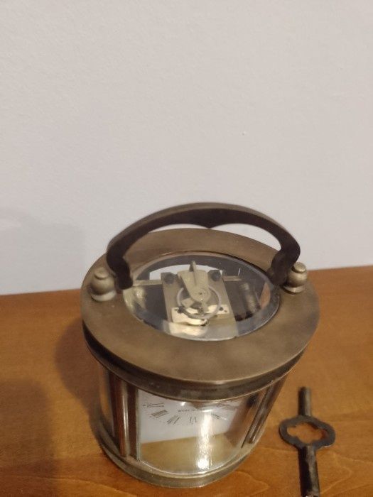 Ceas colecție de voiaj miniatural mecanic din bronz ,stare excepțional