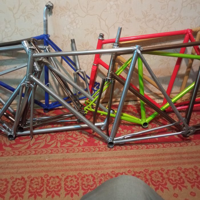 Продам раму без вилки,от 57