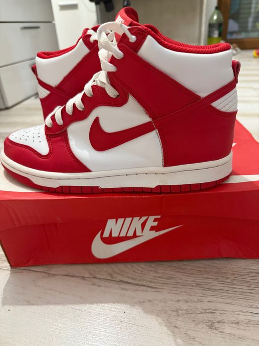 Vând Nike Dunk high red