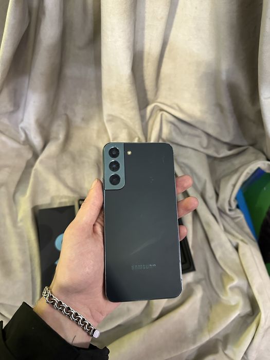 Продам Samsung S22+ 256/8 gb