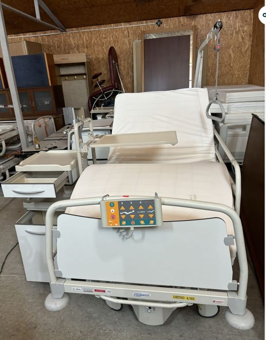 Pat medical complet echipat cu noptiera